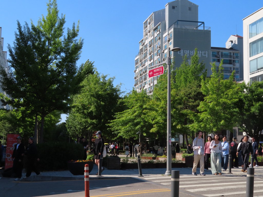 Neighborhoods in Seoul I keep returning to as a solo&nbsp;traveler